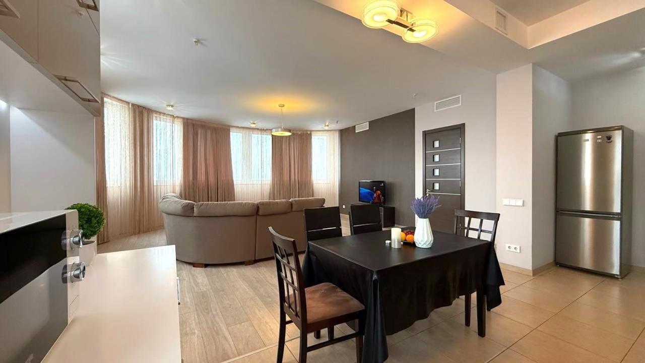 Bright House On 23 Serpnya Kharkov Ngoại thất bức ảnh