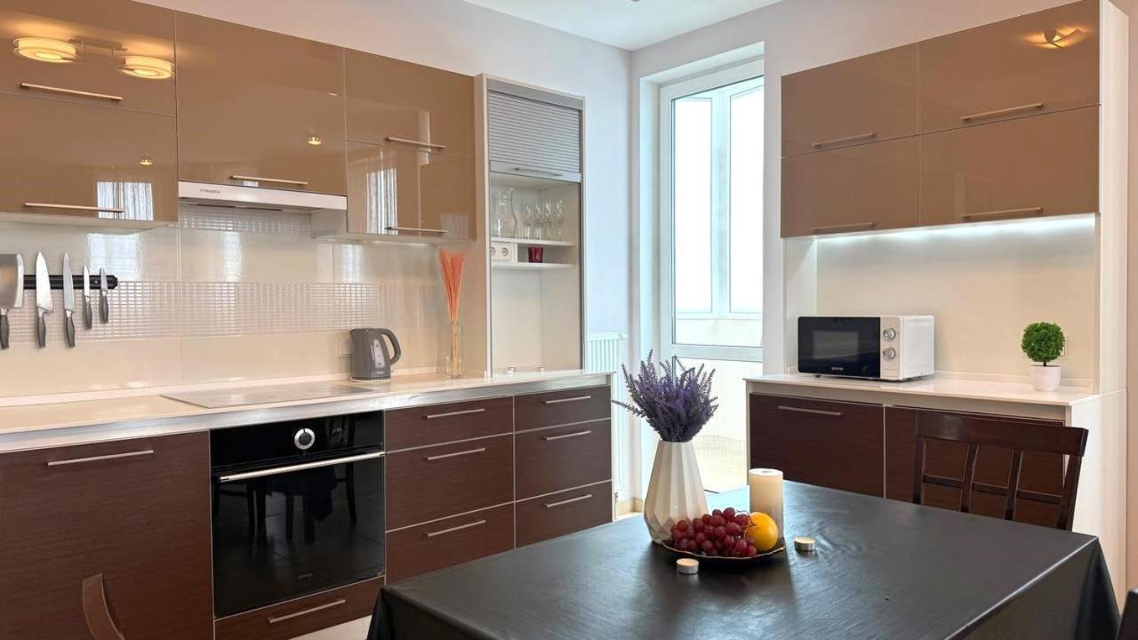 Bright House On 23 Serpnya Kharkov Ngoại thất bức ảnh