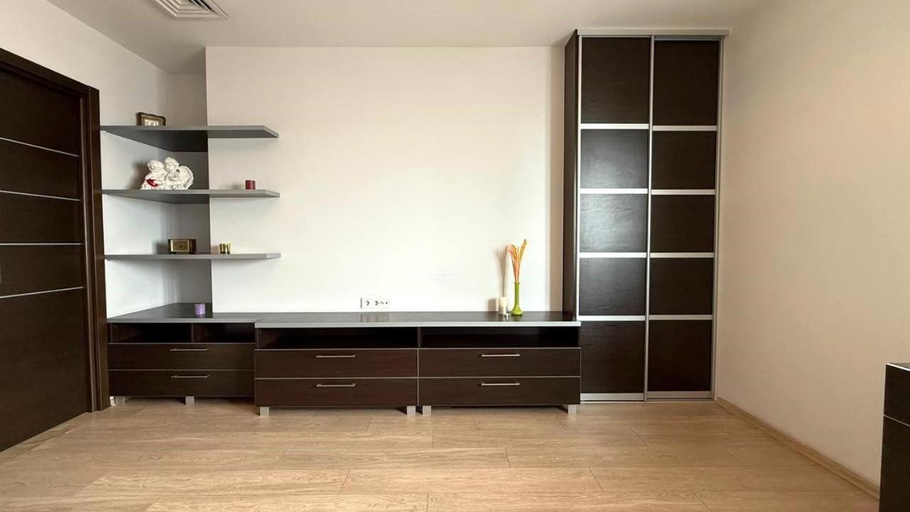 Bright House On 23 Serpnya Kharkov Ngoại thất bức ảnh