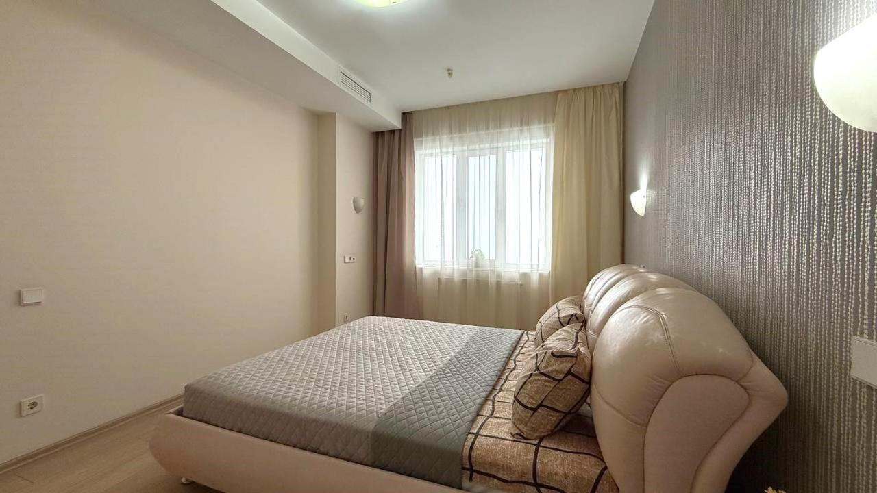 Bright House On 23 Serpnya Kharkov Ngoại thất bức ảnh